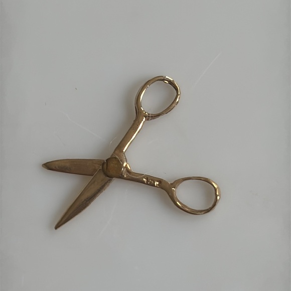 14k gold scissors charm - Picture 5 of 10